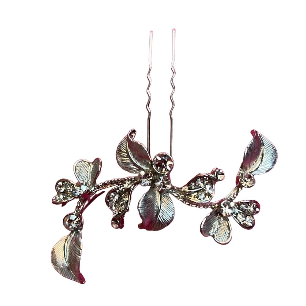 Untamed Petals Hair Pin